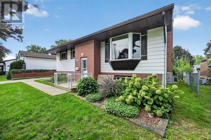 Property Photo:  1362 Windsor Drive  ON K6V 3H9 