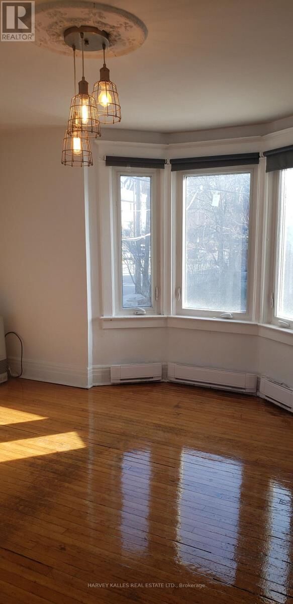 Property Photo:  4 Marchmount Road Upper  ON M6G 2A9 