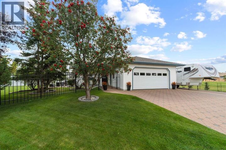 Property Photo:  112 Edgewood Close  AB T4V 4N9 