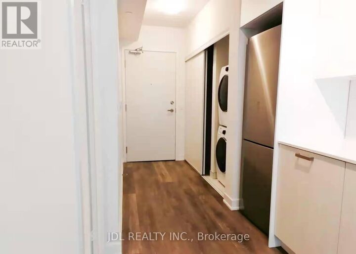 Property Photo: 99 Broadway Avenue 3008 ON M4P 0E3