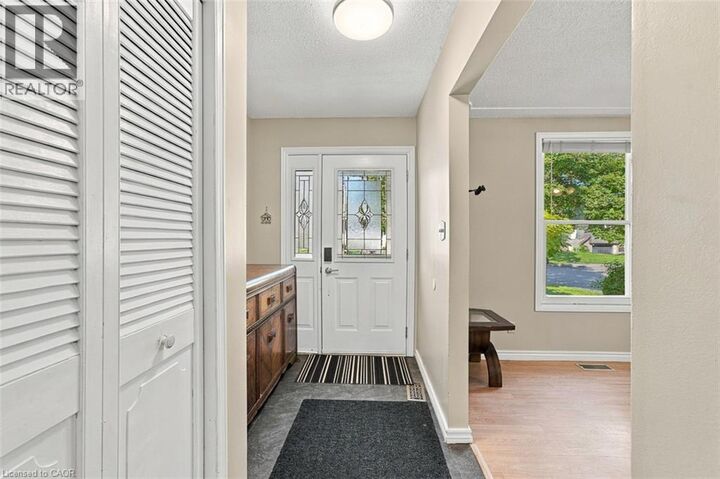 Property Photo:  7 Roehampton Avenue  ON L2M 7K9 