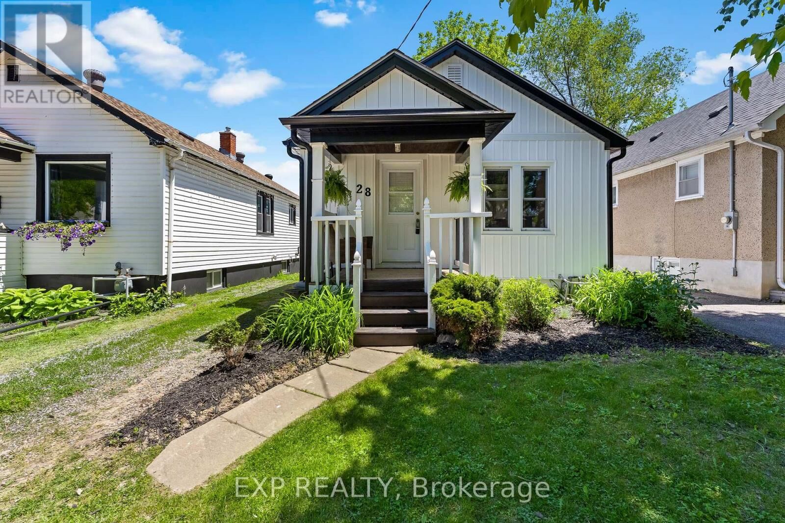 Property Photo:  28 Grantham Avenue  ON L2P 3B4 