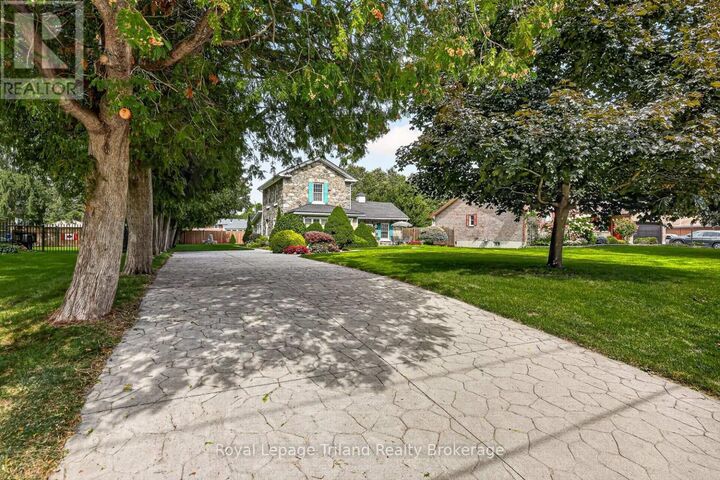 Property Photo:  184 Washington Street  ON N0M 2M0 