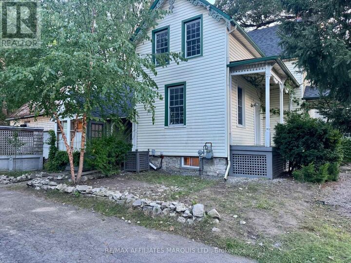 Property Photo:  326 Third Street East  ON K6H 2E4 