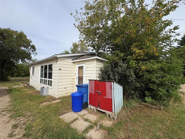 Property Photo: 338 Ash Avenue MB R0L 1P0