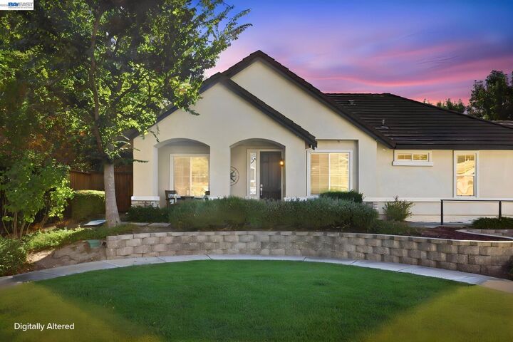 Property Photo:  5926 Linwood Common  CA 94550 