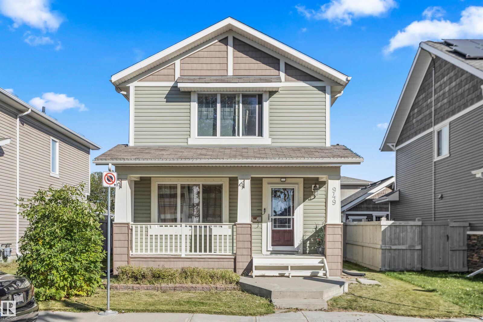 Property Photo:  949 Valour Way NW  AB T5E 6P2 