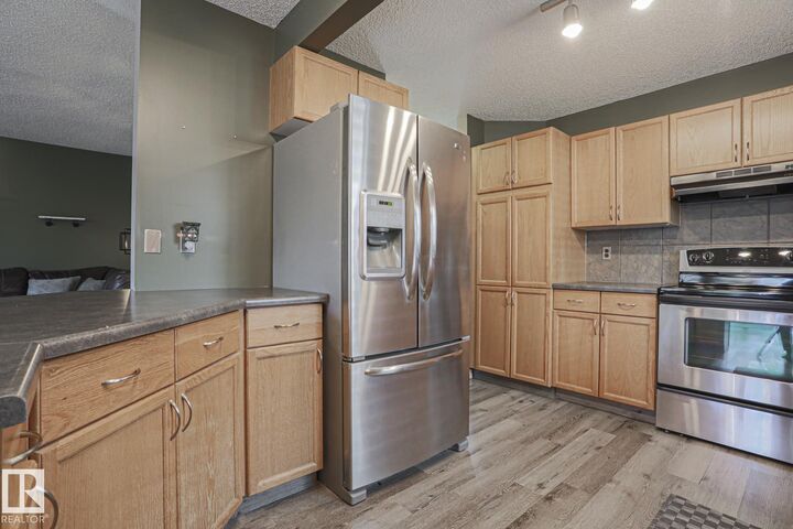 Property Photo:  16 Lawson Boulevard  AB T7X 4P1 