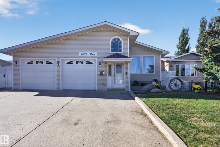 Property Photo:  2812 35 Street NW  AB T6L 3Y4 