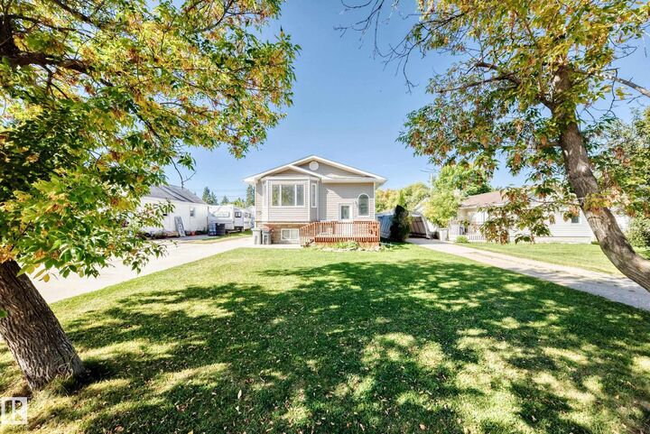 Property Photo:  5226 52 Street  AB T0C 2P0 