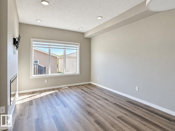 Property Photo:  343 Edgemont Drive NW  AB T6M 3G7 