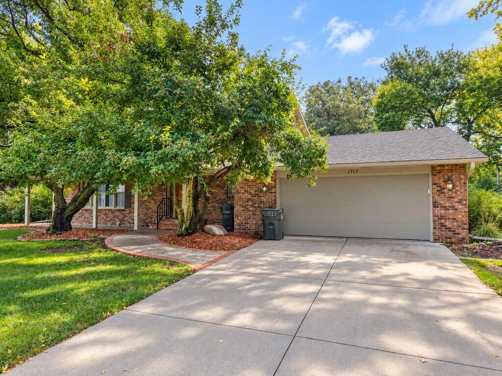 Property Photo:  1717 N 11th St  IA 50501 