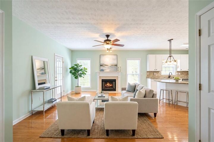 Property Photo: 905 Downyshire Drive GA 30044