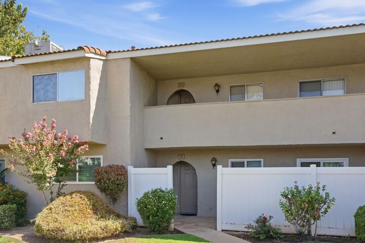 Property Photo: 1250 E Shaw Avenue 256 CA 93710