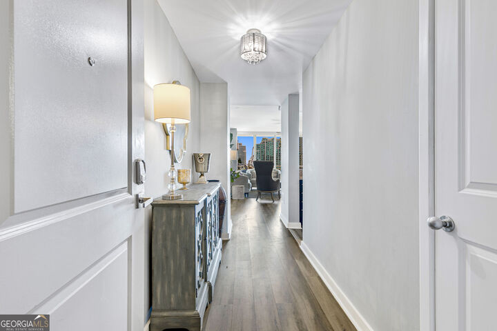 Property Photo: 3338 Peachtree Road NE Apt 1507 GA 30326