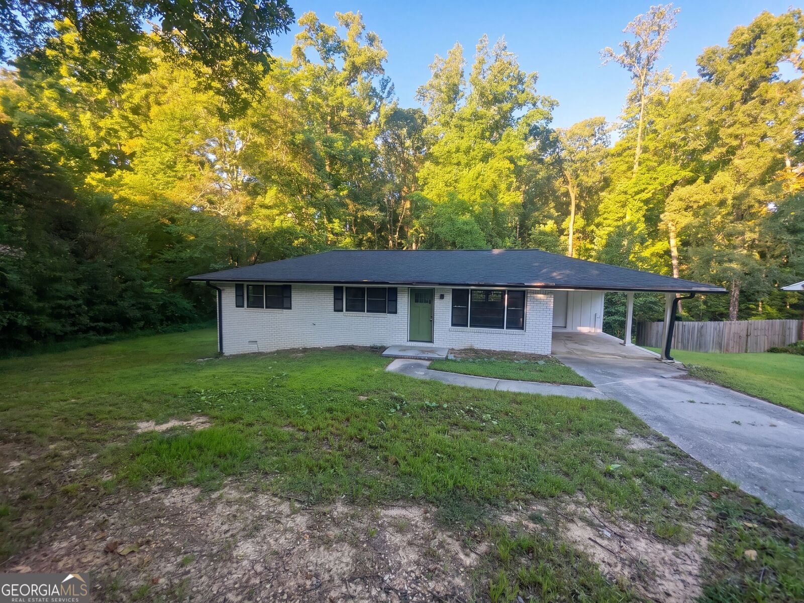 Property Photo: 6489 N Sweetwater Road GA 30122