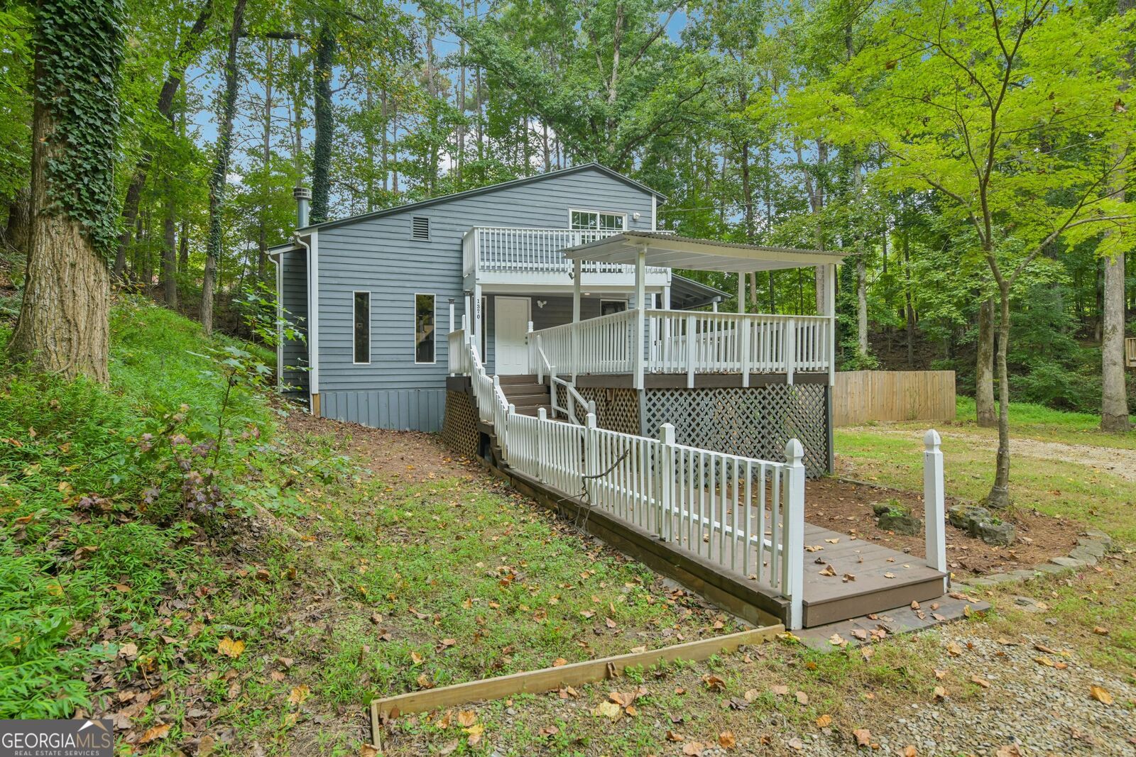 Property Photo:  1370 Eaglecreek Trail  GA 30041 