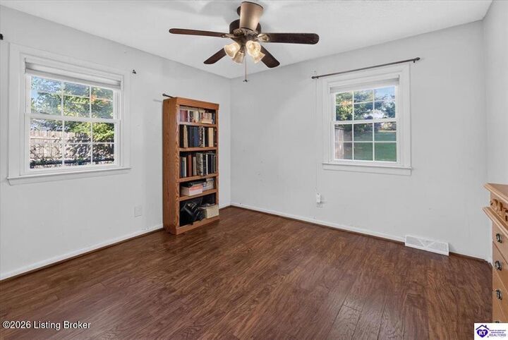 Property Photo: 405 Natalie Dr KY 42701