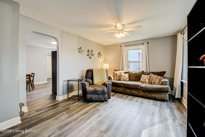 Property Photo: 5003 Feys Dr KY 40216