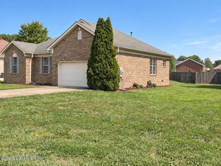 Property Photo: 116 Branch Ct KY 40165