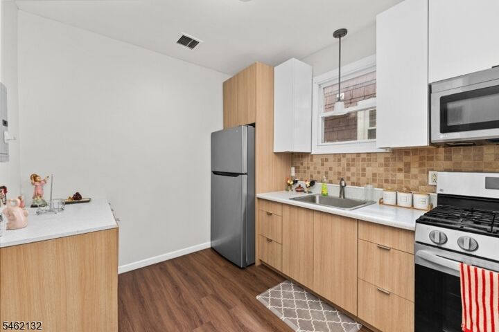 Property Photo:  223 Devon St 2  NJ 07032 