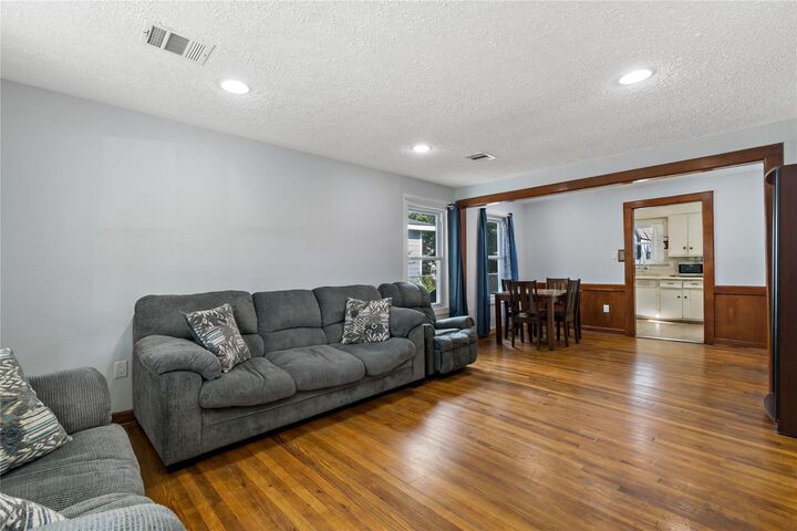 Property Photo:  605 Maple Avenue  TX 77506 