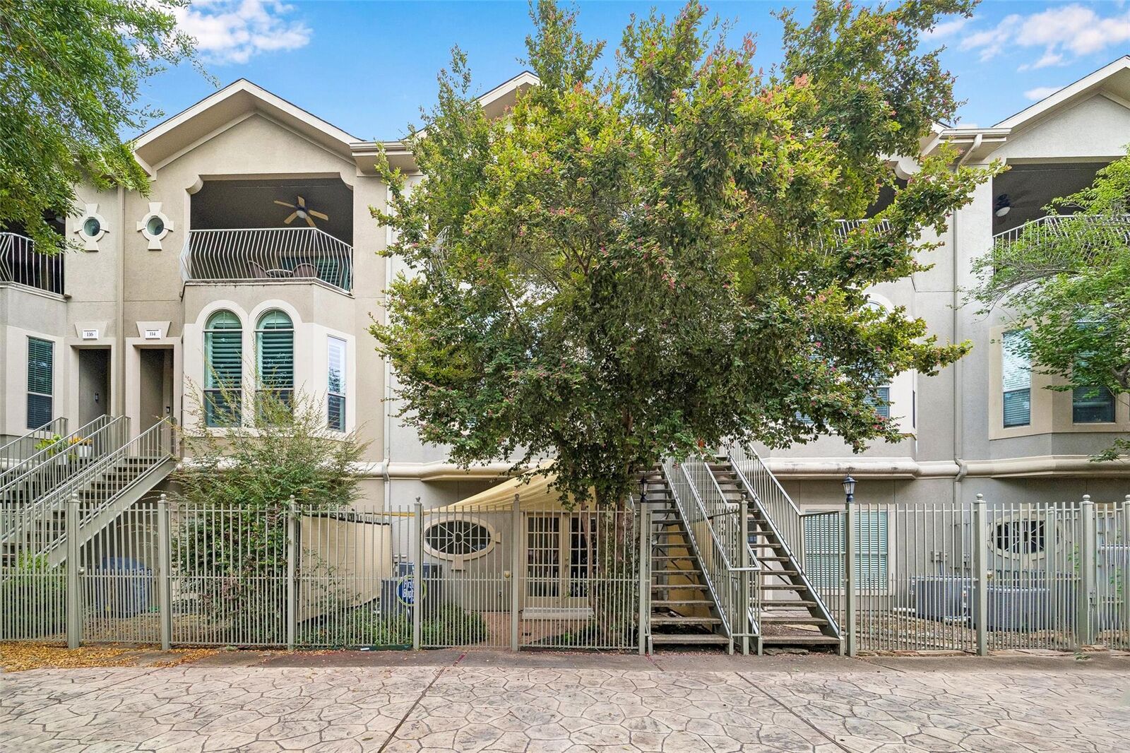 Property Photo:  112 Detering Street  TX 77007 