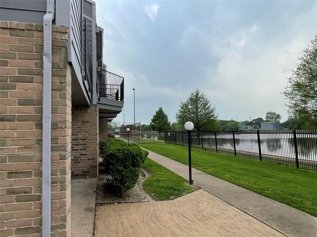 Property Photo: 1616 Good Day Drive TX 77459