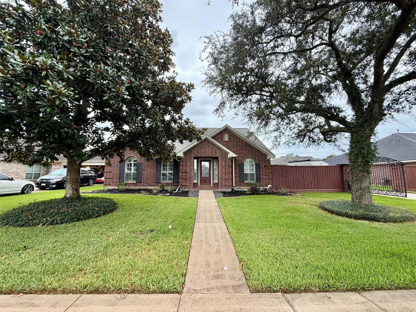Property Photo: 2119 Meadows Boulevard TX 77573