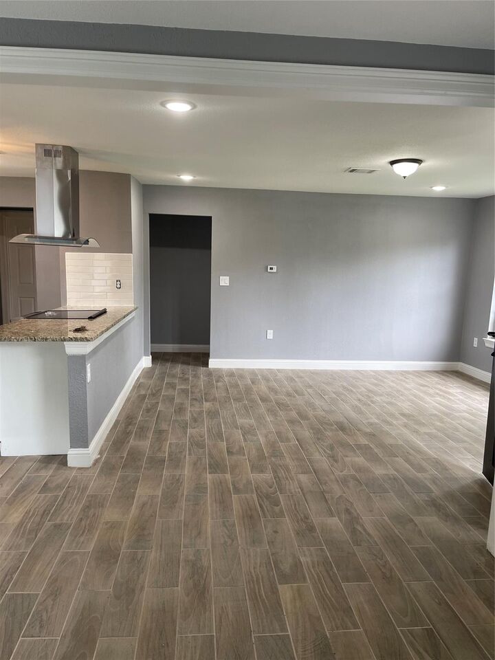 Property Photo: 919 Foster Avenue TX 77506