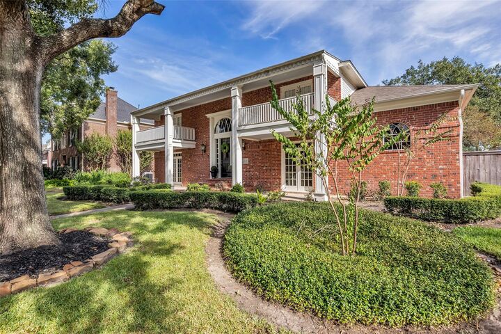 Property Photo: 2018 Island Oak Street TX 77062