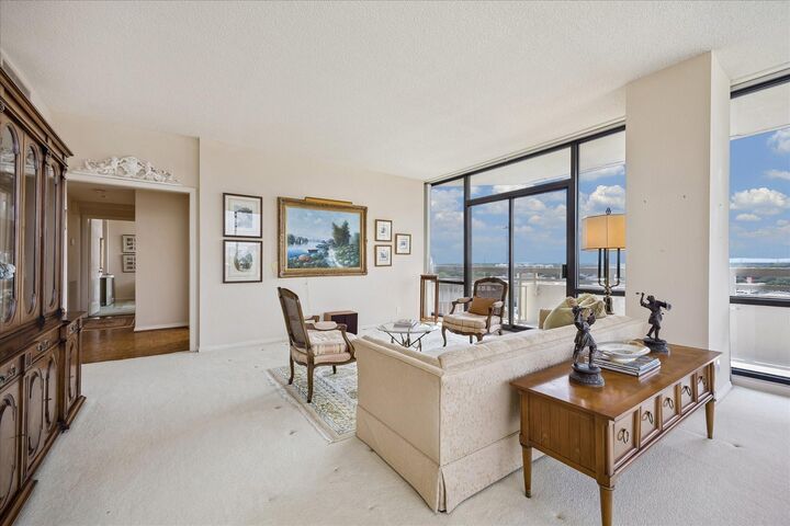Property Photo:  15 Greenway Plaza 9F  TX 77046 