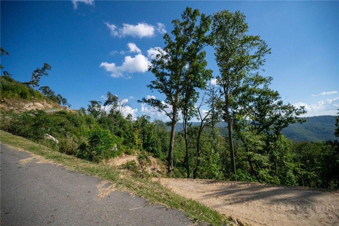 Property Photo: 778 White Eagle Trail NC 28604