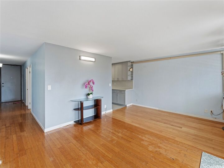 Property Photo:  2092 Kuhio Avenue 1105  HI 96815 