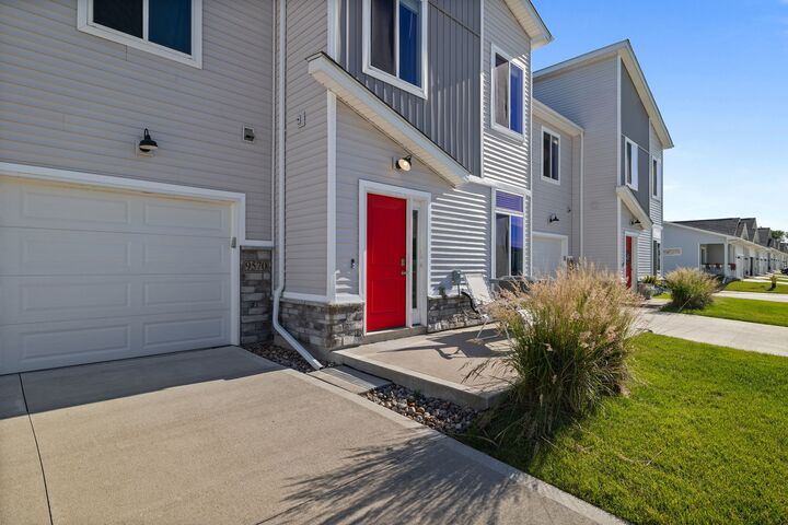 Property Photo:  9570 Crestview Drive  IA 50266 