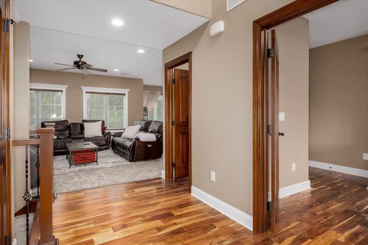 Property Photo:  1406 S Sugar Creek Court  IA 50266 