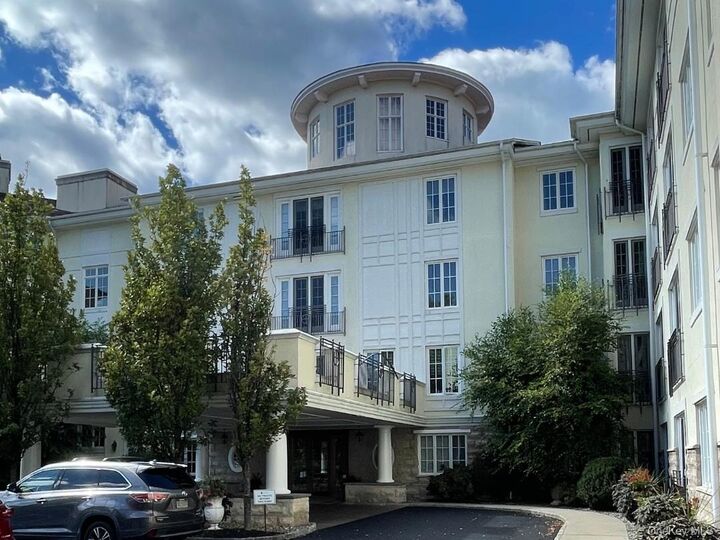 Property Photo: 420 Trump Park NY 10588