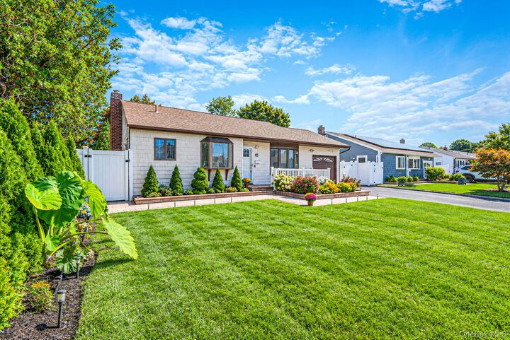 Property Photo: 833 N Fulton Avenue NY 11757