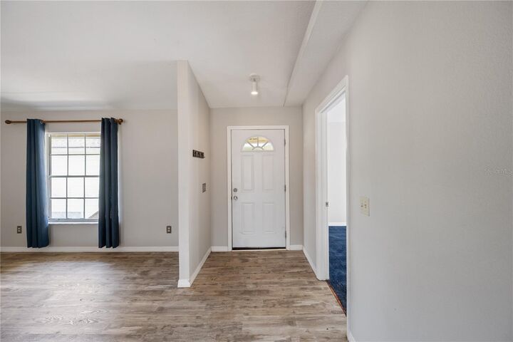 Property Photo:  9848 Piney Point Circle  FL 32825 
