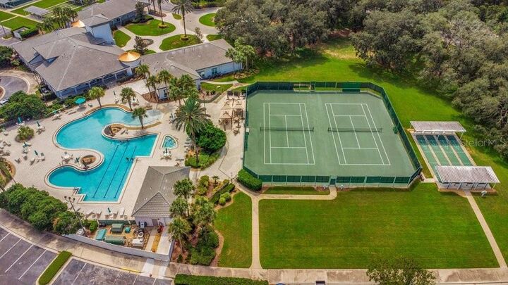 Property Photo:  5811 Greenbriar Loop  FL 34748 