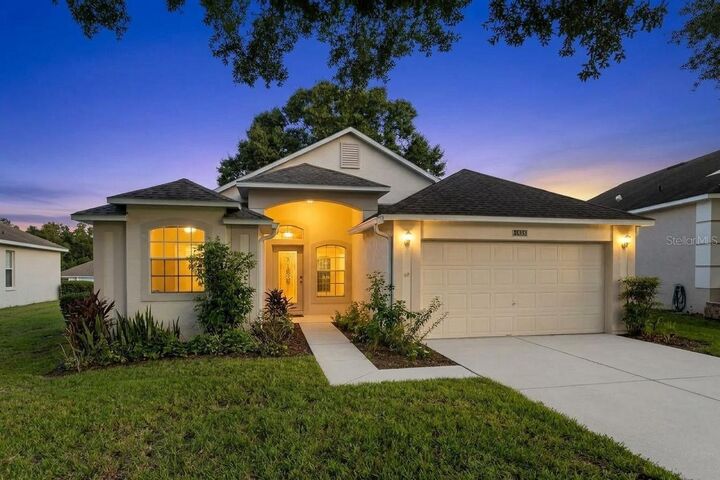 Property Photo: 3635 Kingswood Court FL 34711