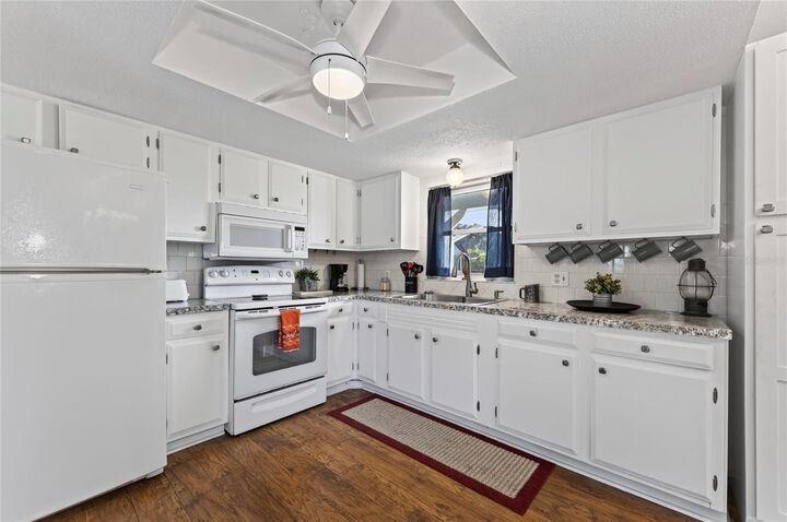 Property Photo:  2971 Gardenia Drive  FL 33855 