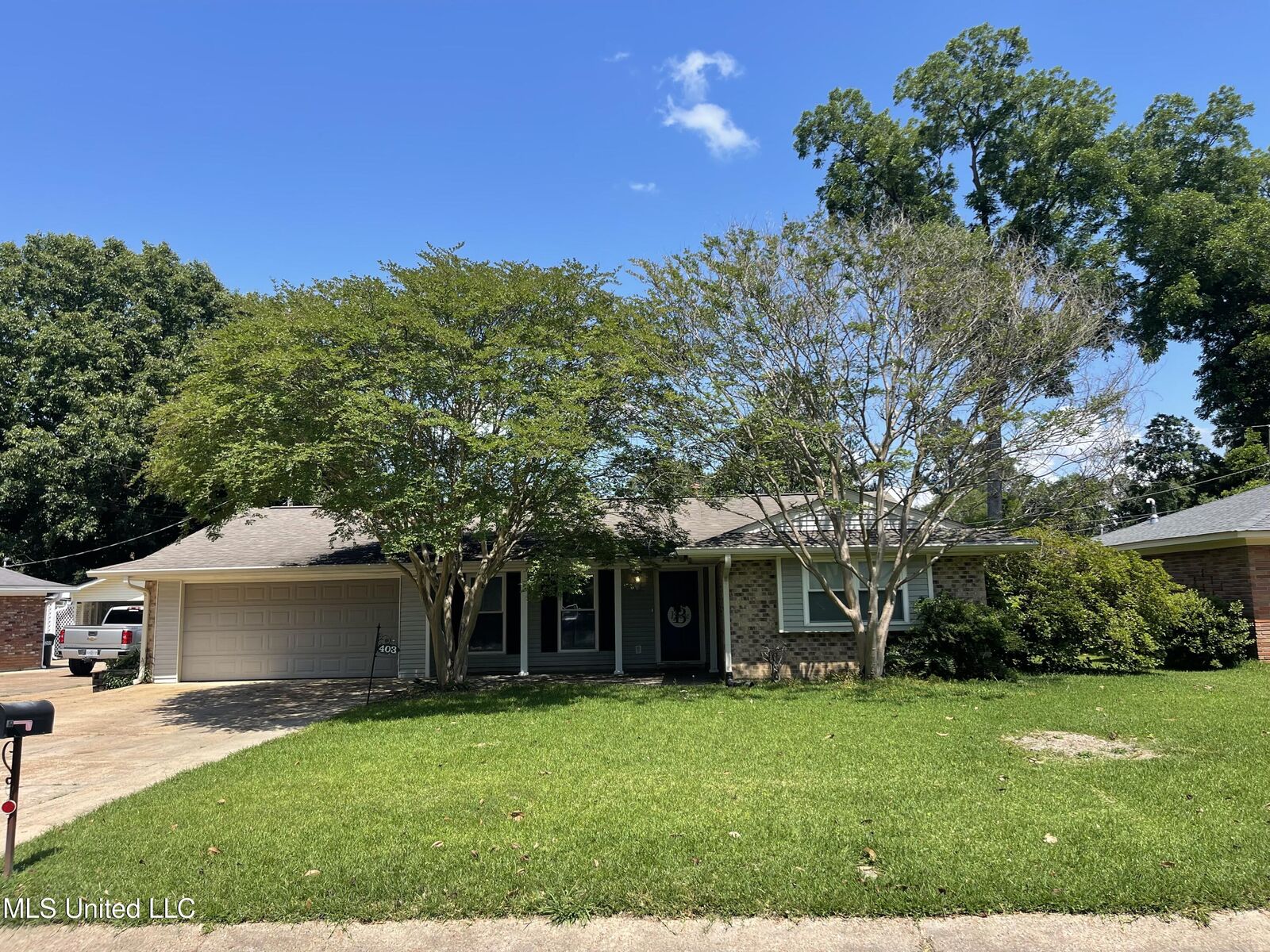 Property Photo: 403 Lindberg Avenue MS 39120
