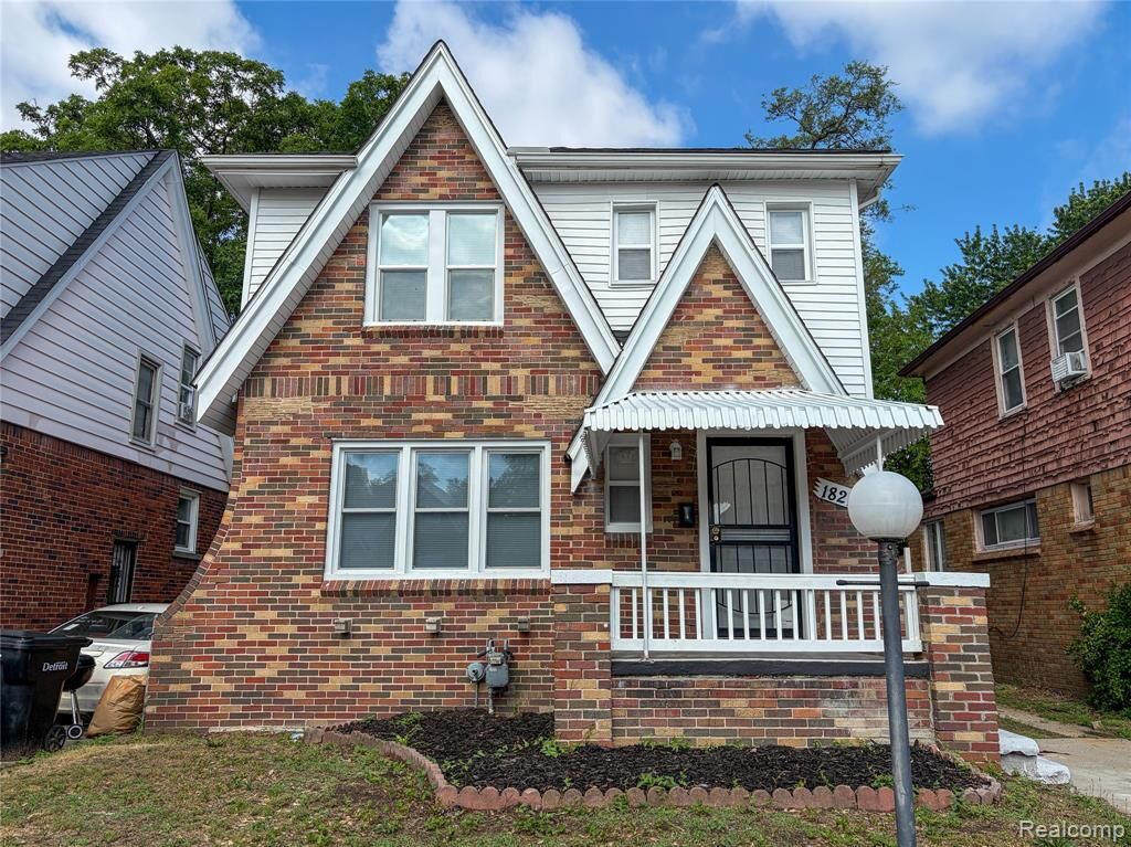 Property Photo: 18217 Prairie Street MI 48221 2137