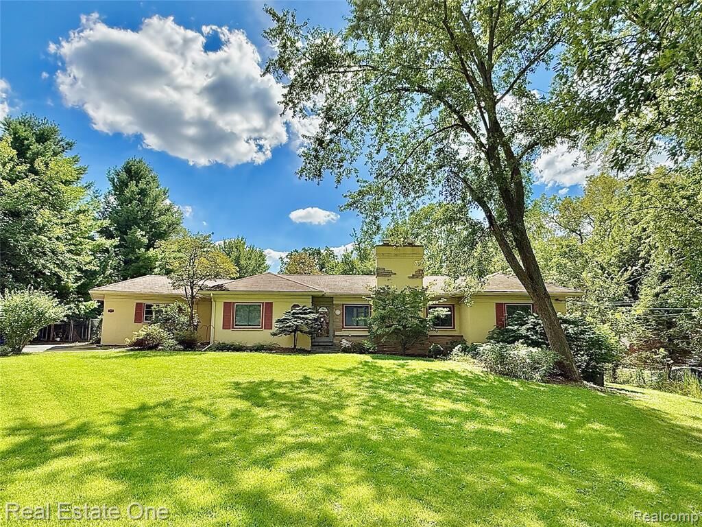 Property Photo: 41901 Woodbrook Drive MI 48188 2622