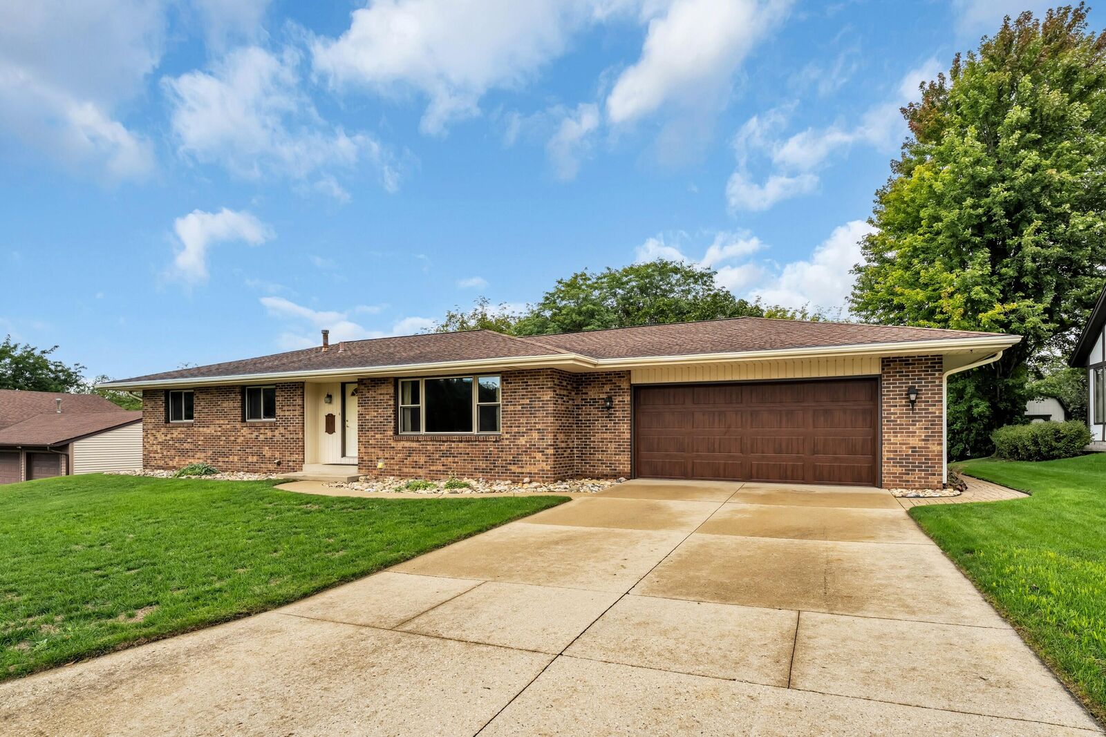 Property Photo: 616 Briody St WI 53105