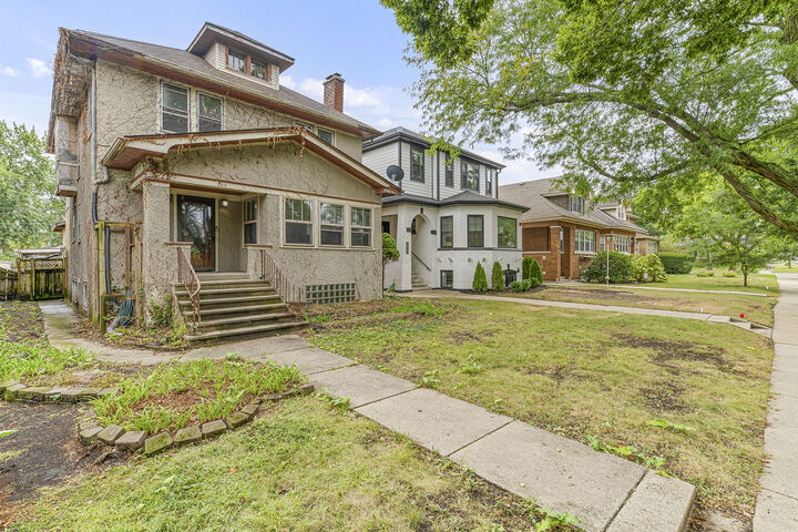 Property Photo:  209 Le Moyne Parkway  IL 60302 