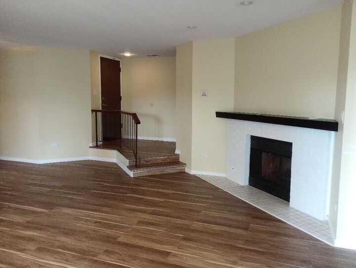Property Photo: 1208 Knottingham Court 2B IL 60193