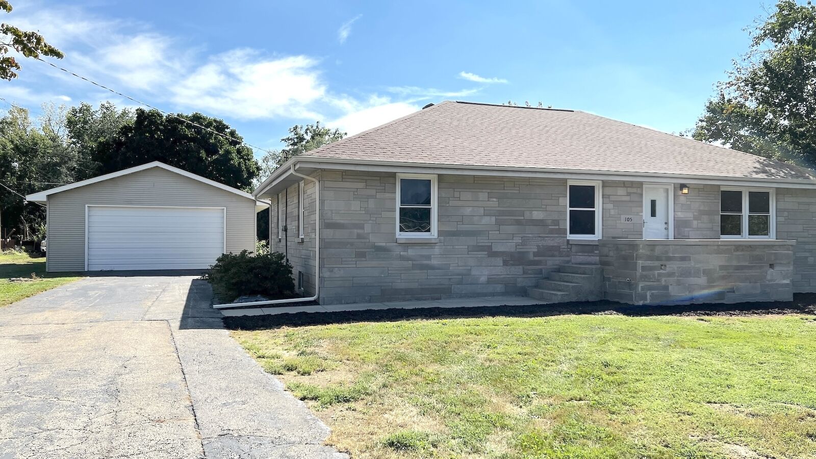 Property Photo:  105 W Jackson Street W  IL 61853 