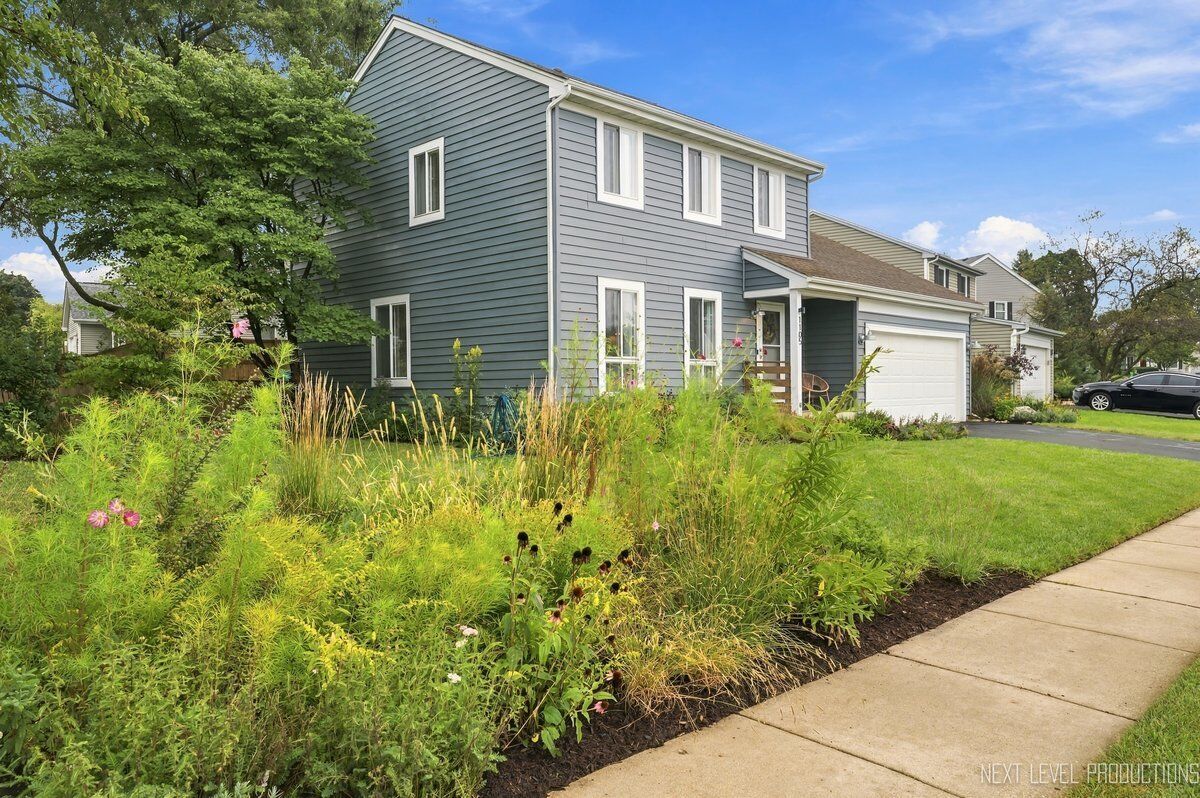 Property Photo: 1105 Appleton Lane IL 60134